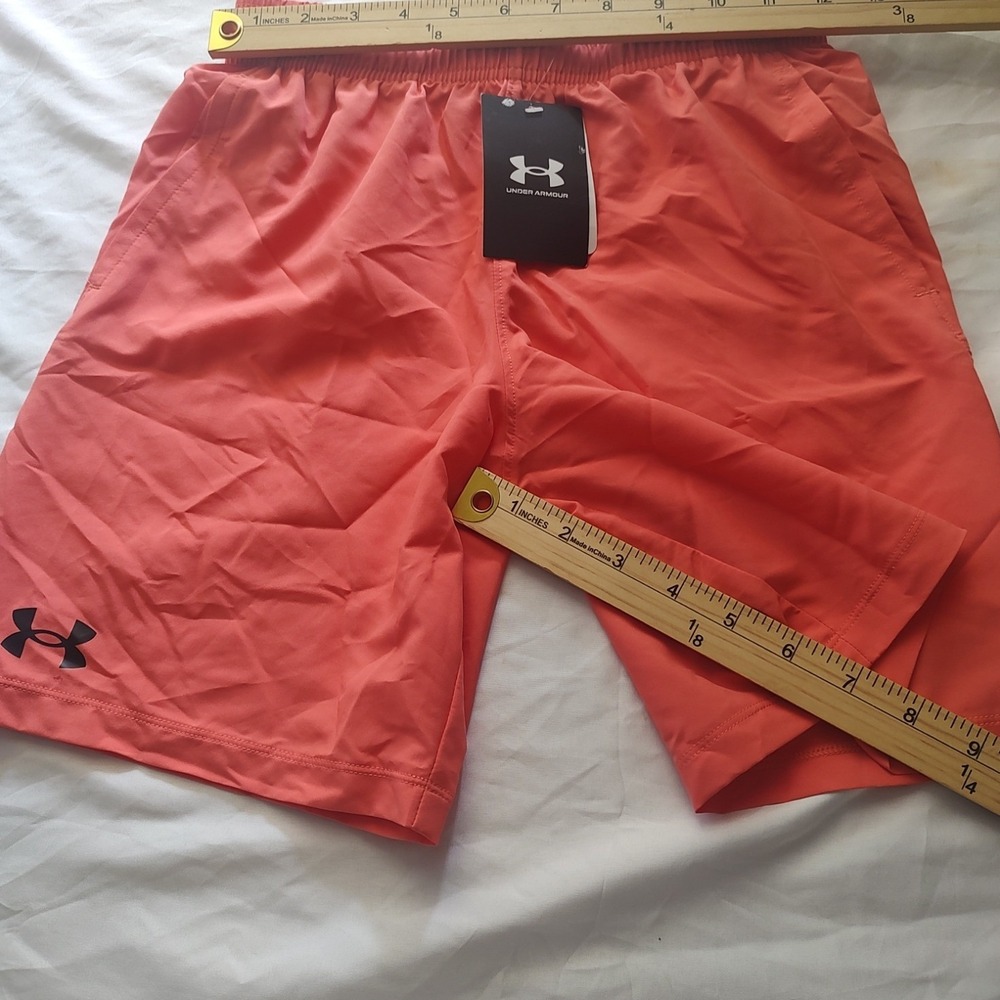 NWT Under Armour Athletic Shorts Kids Youth Medium YM Coral Orange NWT Spot Logo